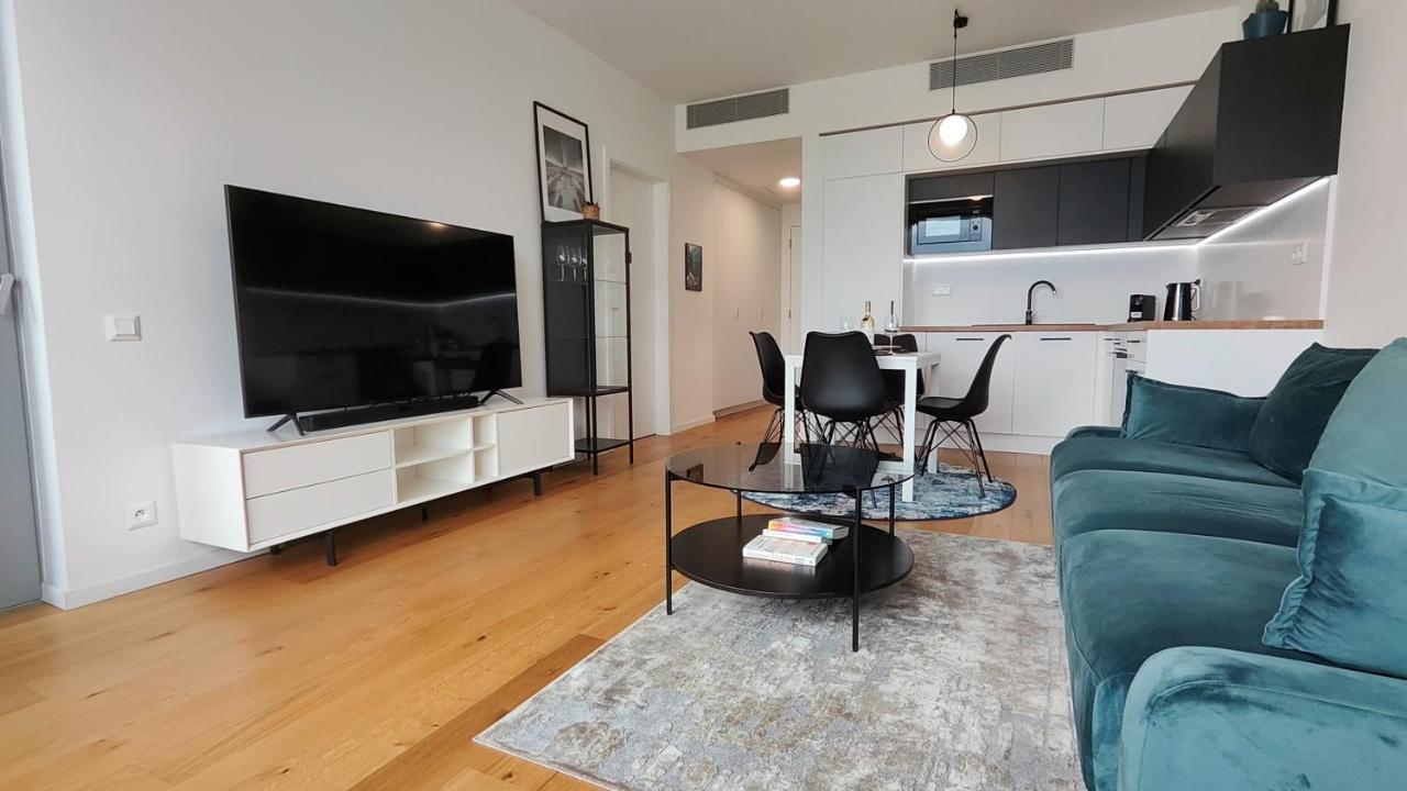 Beautiful 1 - Bedroom Apartment In Downtown Bratislava Eksteriør billede